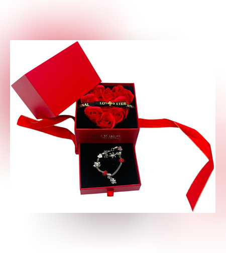 Премиум кутия с гривна Пандора, подаръчна торбичка и 9 рози