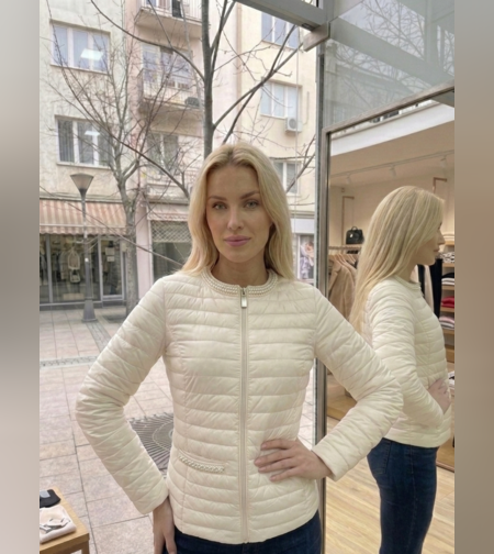 Дамско яке с перли в цвят Шампанско