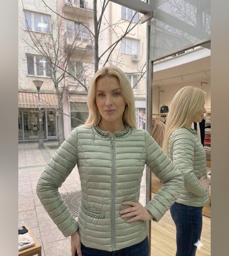 Преходно яке с перли