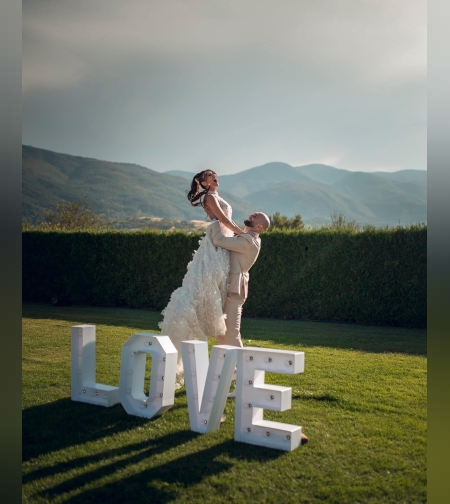 Светещ надпис LOVE