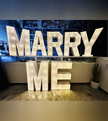 Светещ надпис MARRY ME  (на батерии)