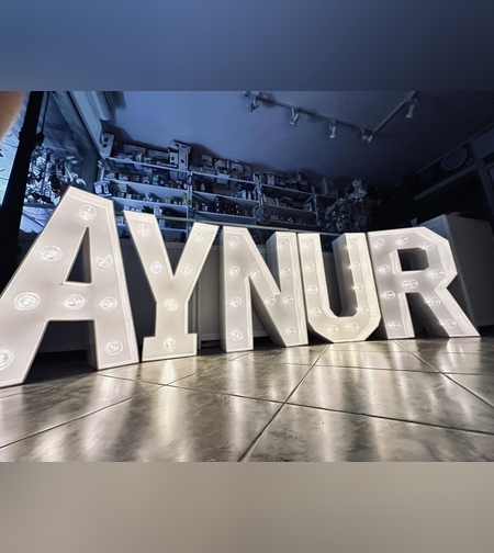 Светещи имена