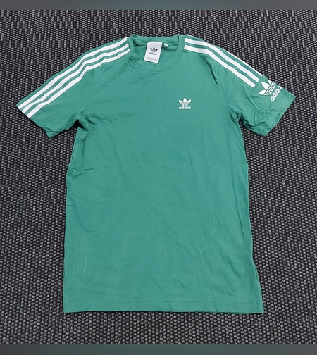 Adidas тениска S размер