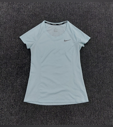 Nike дамска тениска   XS размер