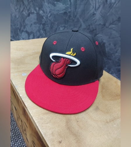 Adidas Miami Heat шапка