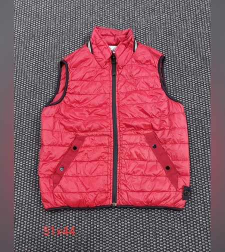 Stone island пухен елек 128