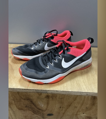 Nike Air zoom 40 номер дамски