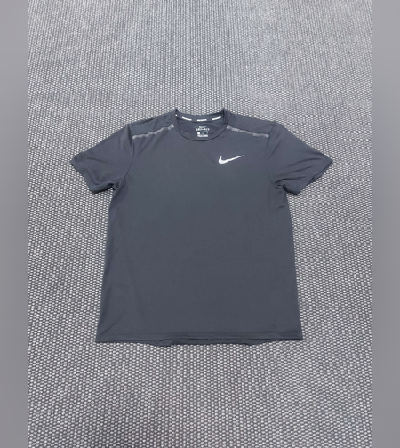 Nike тениска M размер