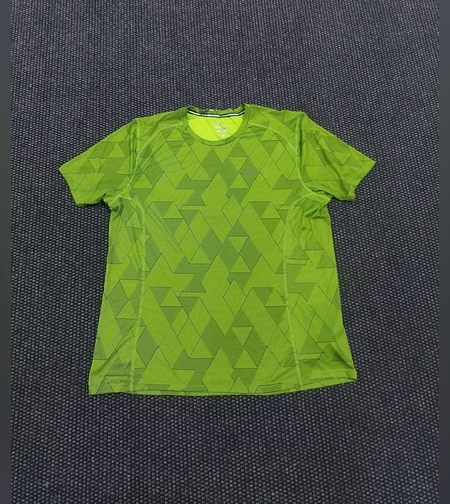 Nike тениска L размер