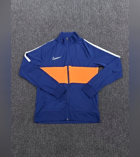 Nike горнище M размер