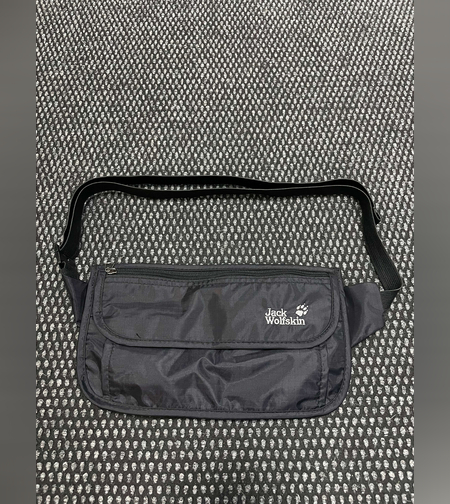 Jack wolfskin чантичка за през кръст