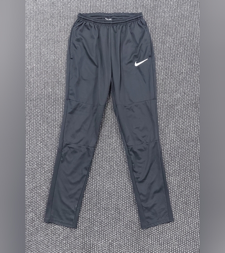 Nike анцуг S i M размер