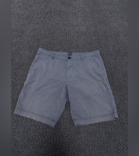 Hugo boss къси панталони 48(M)