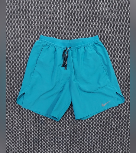 Nike къси панталони S размер