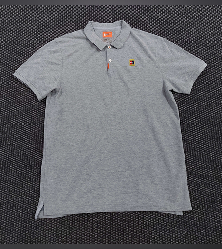 Nike тениска с яка M размер