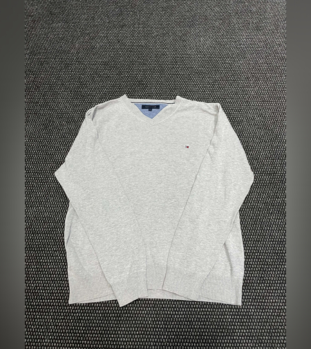 Tommy hilfiger пуловер L размер
