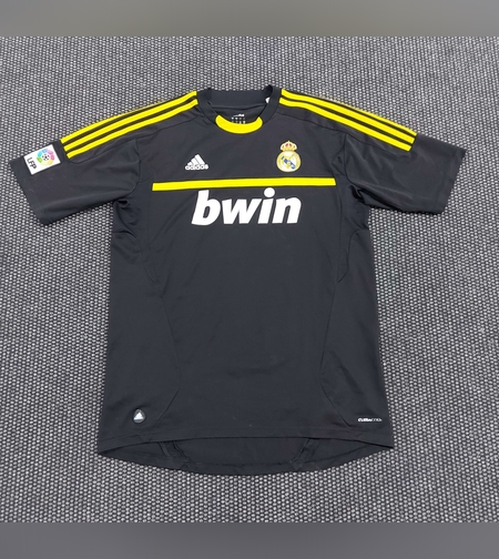 Adidas real madrid фанелка L размер