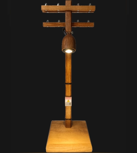 Ръчно изработена лампа „Електрически стълб“ - Дъб