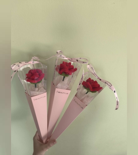 Вечна роза в подаръчна опаковка