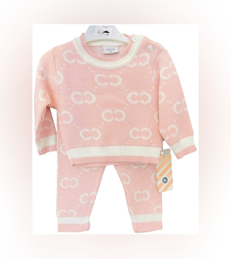 Плетен комплект за момиче в розово – мек и топъл