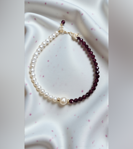 Дамска гривна Gumon с естествени гранати, перли  и 18К златни елементи