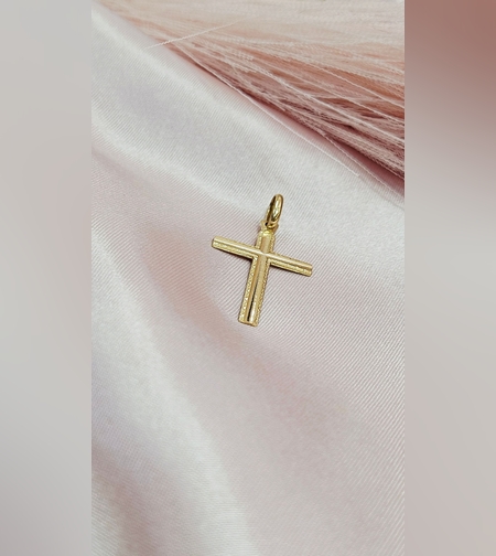 Златен кръст от диамантирано и сатенирано жълто злато