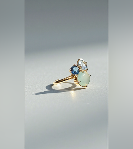 Златен пръстен с Аквамарин Милк и Топази