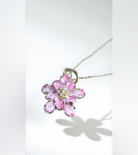 Златен медальон 