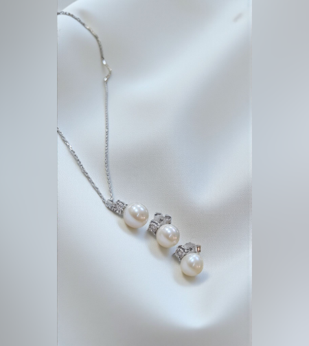 Колиес перли и диаманти