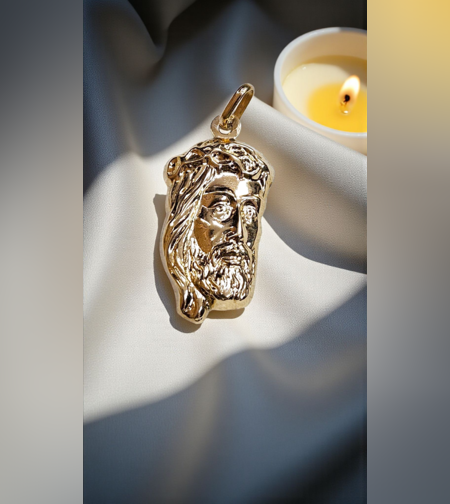 Златен медальон 