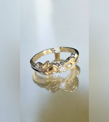 Златен пръстен с Диамант Сърчица