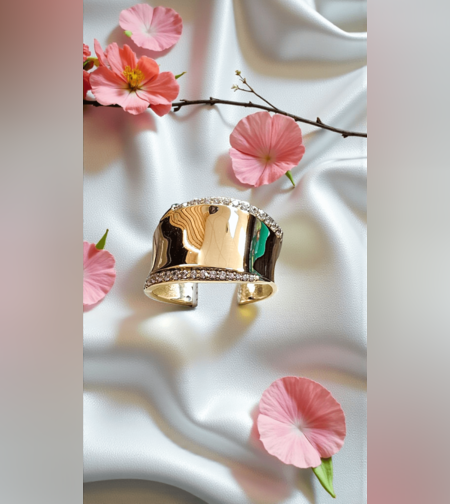 Златен пръстен с циркони