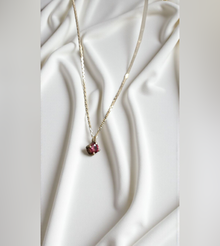 Дамско колие с цветен сапфир