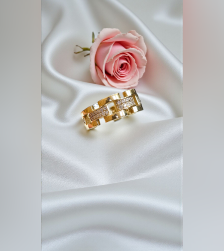 Златен дамски пръстен