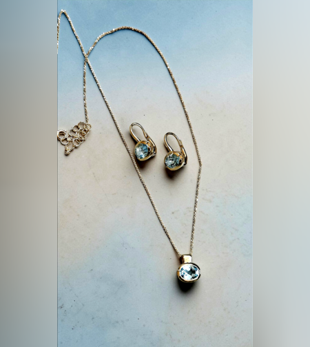 Колие и обеци 