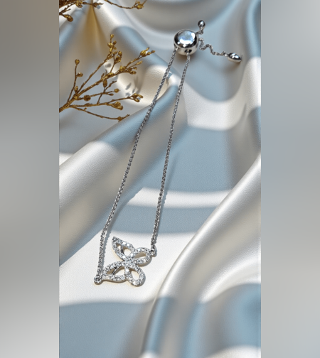 Златна гривна  с  диаманти 