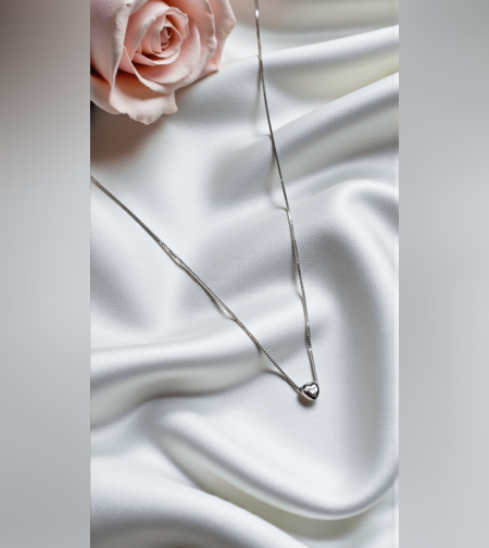 Златно  колие сърце от бяло злато