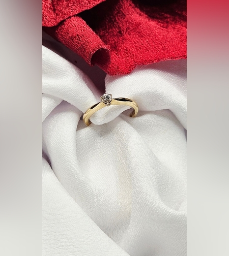 Златен пръстен от Жълто Злато с Диамант Flamingo Grace