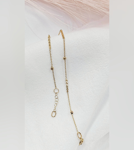 Златна гривна със седем златни елемента