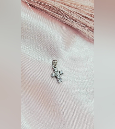 Златно кръстче от бяло злато и циркони