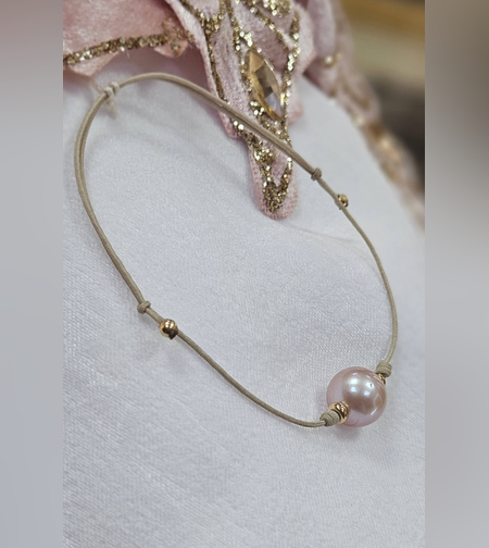 Гривна на конец с естествена, розова перла и елементи от18К златоGumon