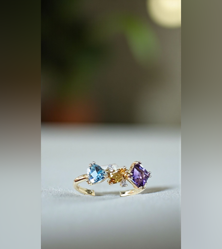 Дамски златен пръстен с естествени камъни