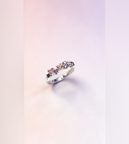 Златен пръстен с розови и лилави циркони