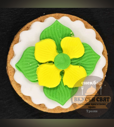 Декорирана бисквитка цвете