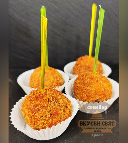 Панирани мини коктейлни кюфтенца