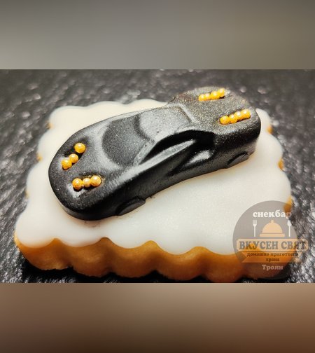 Декорирана бисквитка Черна кола