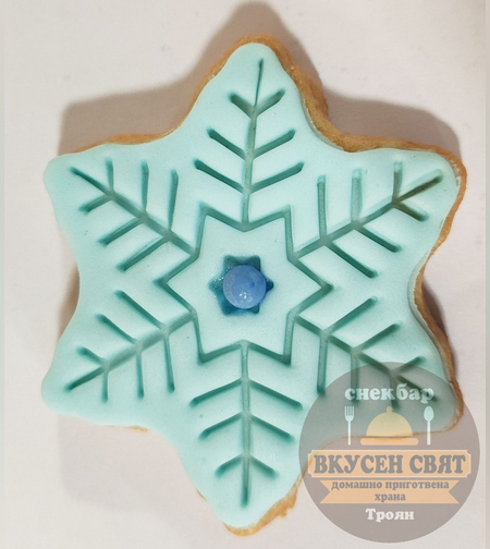Декорирана бисквитка Снежинка 1