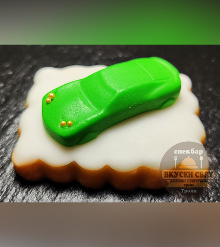 Декорирана бисквитка Зелена кола