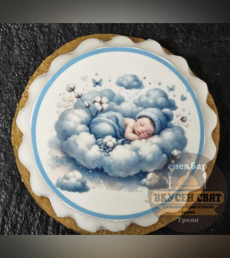 Бисквитка с принт Спящо бебе върху облаци