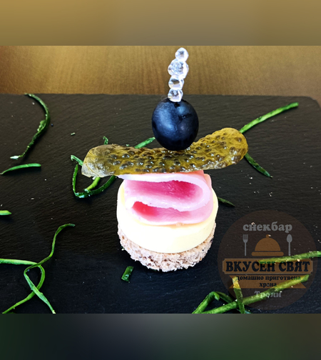 Хапка с кисела краставичка